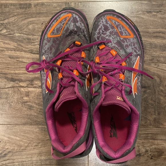 Altra Timp Trail Running Shoe Grey, Fuchsia, and Orange size 10 - Picture 2 of 8